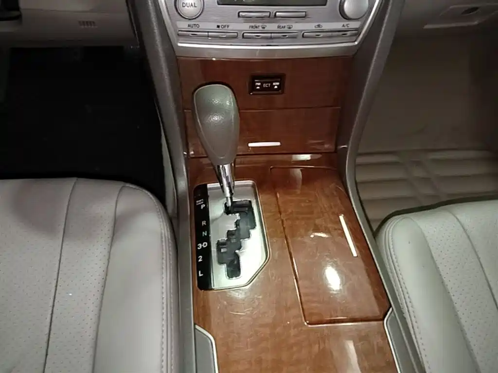 Toyota Camry 2014 — фото 14