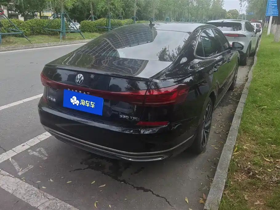 Volkswagen Passat 2023