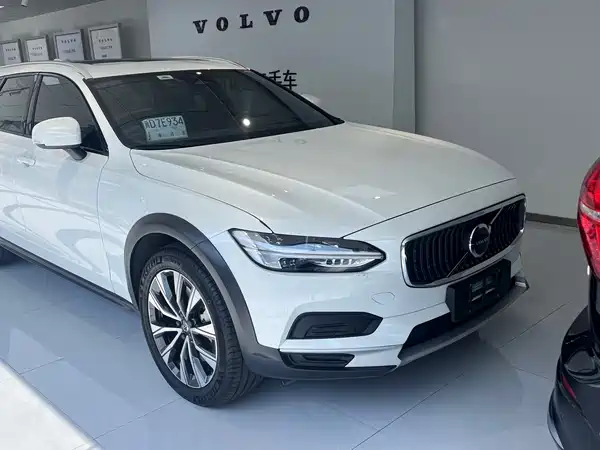Volvo V90 2022