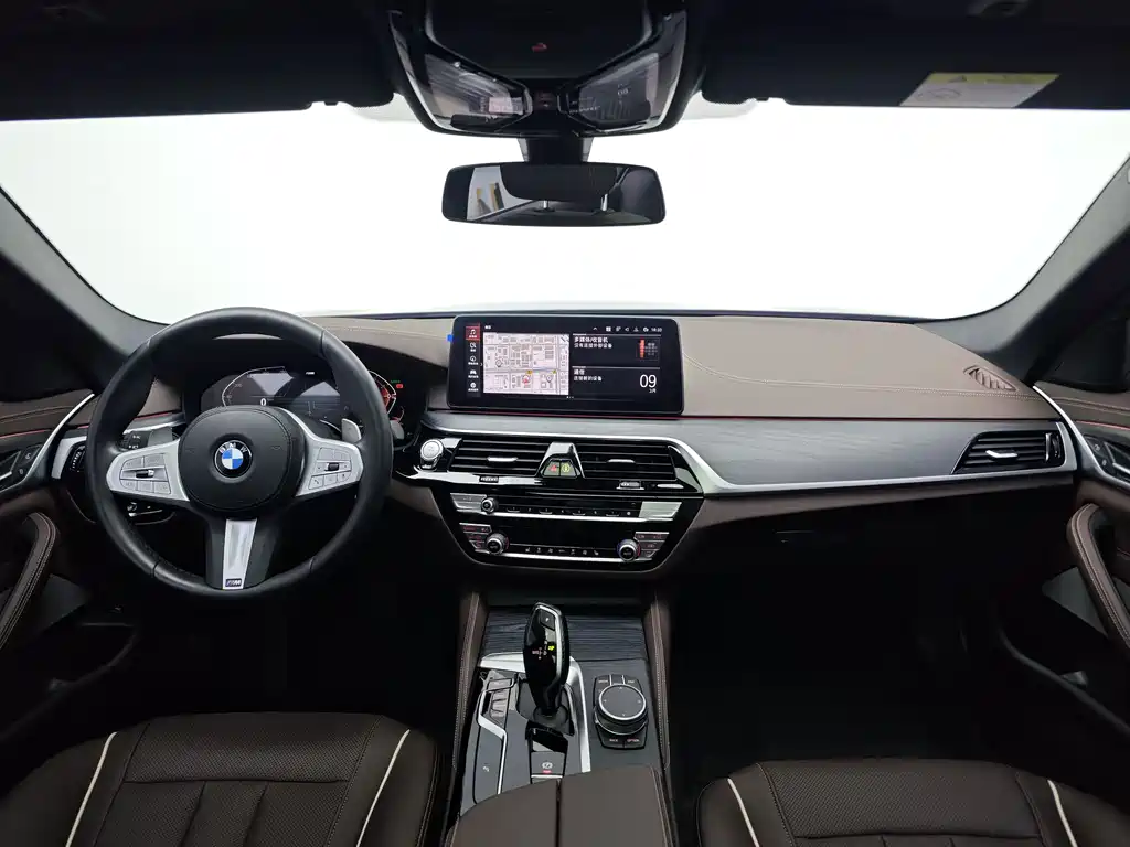 BMW 5 Series 2024 — фото 12