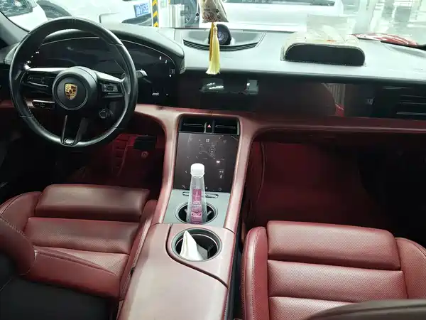 Porsche Taycan 2021