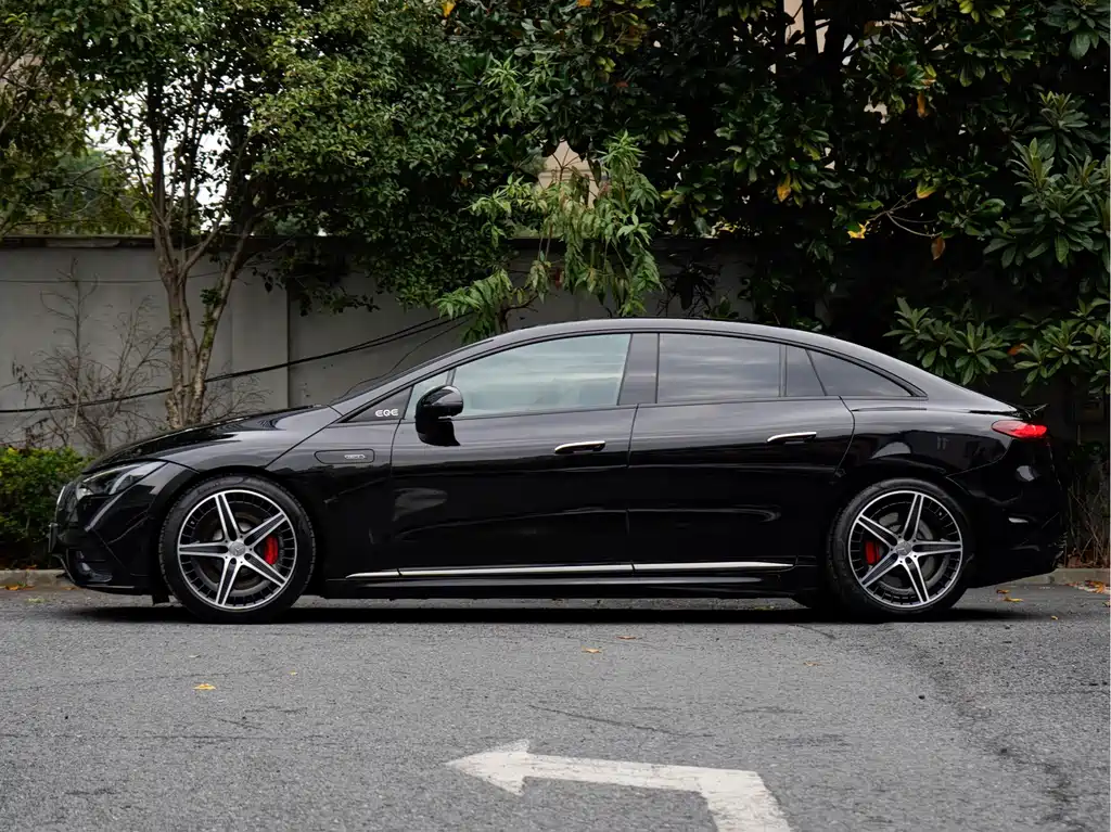 Mercedes-Benz EQE AMG 2024