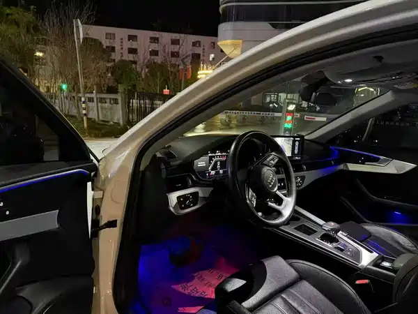 Audi A4L 2020
