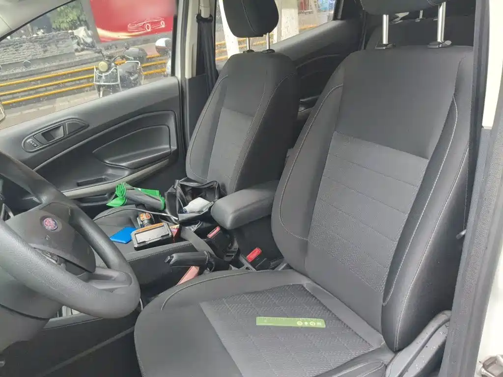 Ford Ecosport 2018 — фото 8