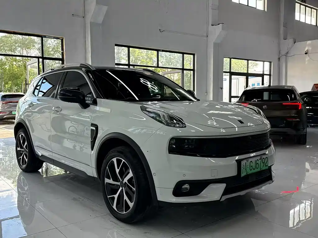 Lynk & Co 01 EM-P 2019 — фото 10