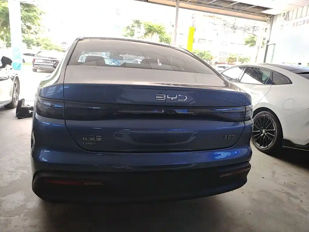 BYD Seal 05 DM-i 2025 — фото 6