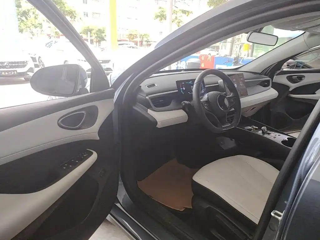 BYD Seal 05 DM-i 2025 — фото 16