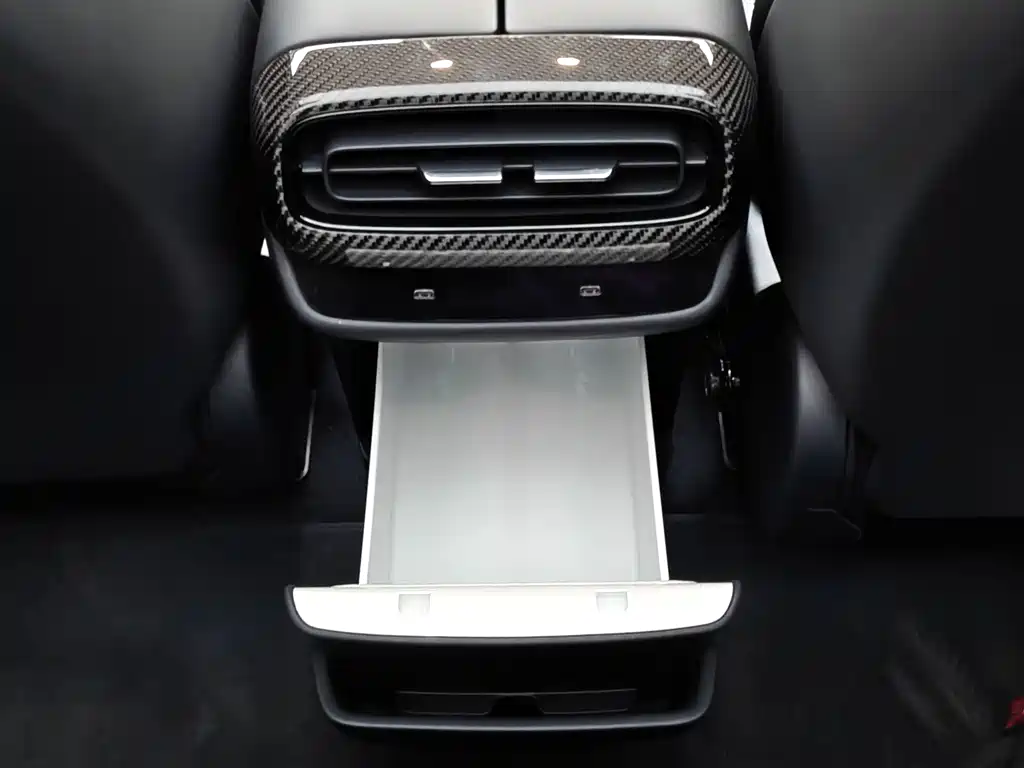 Xiaomi SU7 Ultra 2025 — фото 10