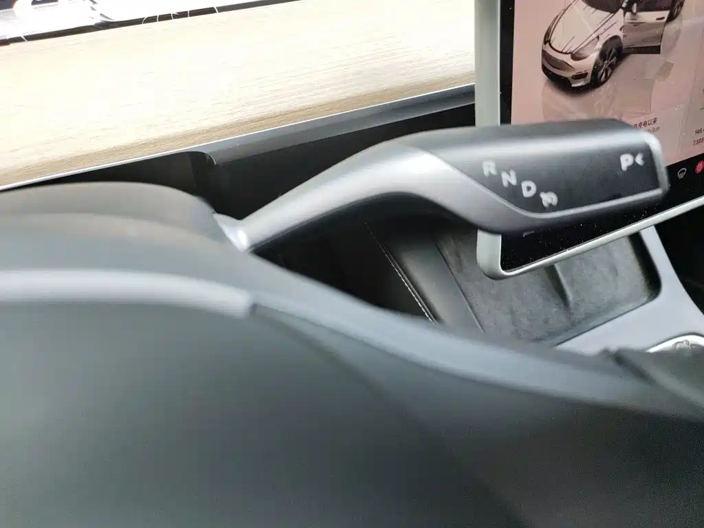 Tesla Model Y 2022 — фото 15
