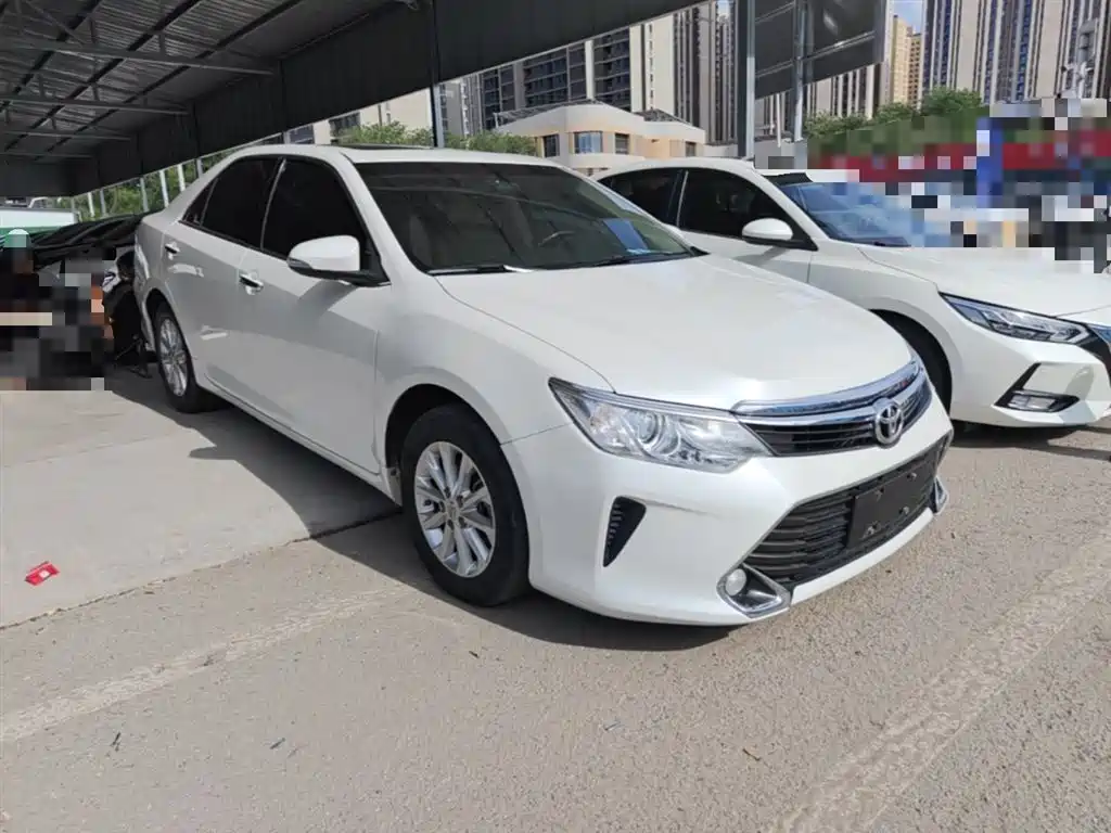 Toyota Camry 2017 — фото 4