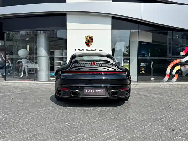 Porsche 911 2023