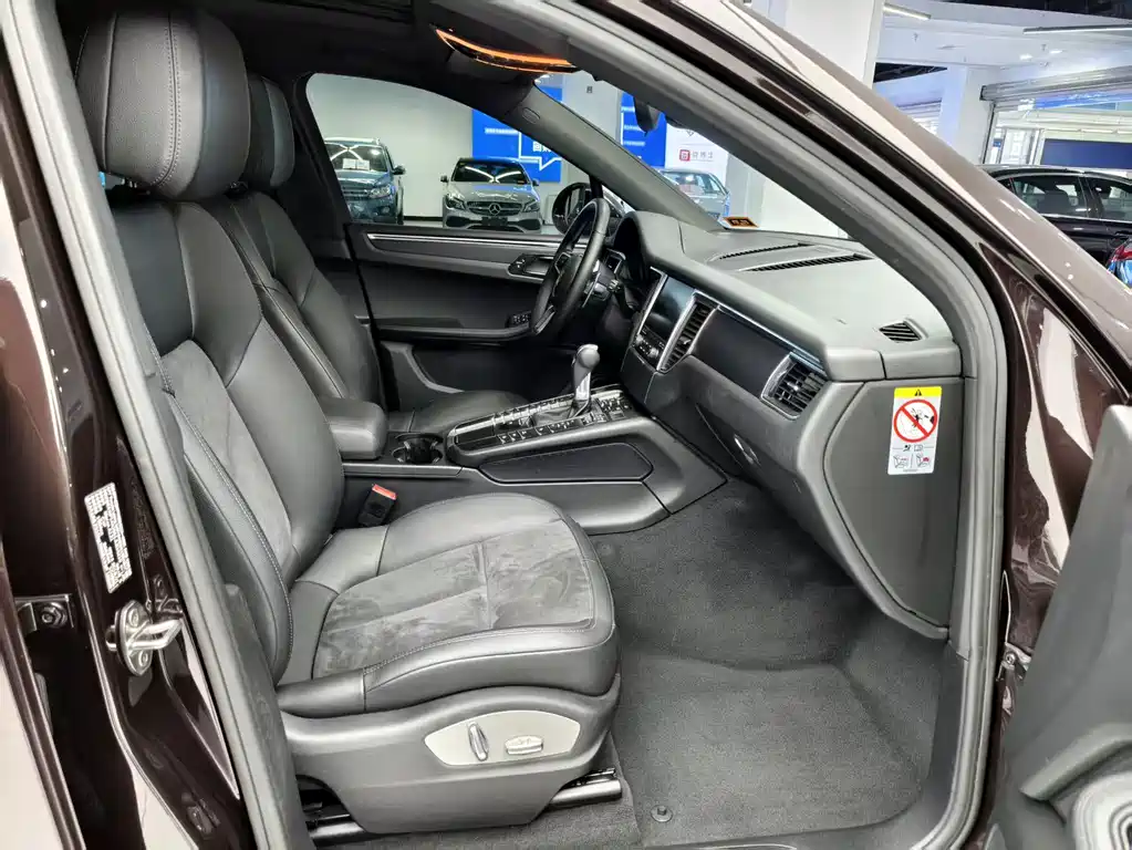 Porsche Macan 2018 — фото 12