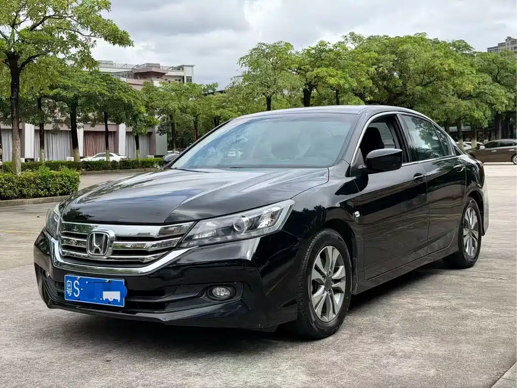 Honda Accord 2016 — фото 1