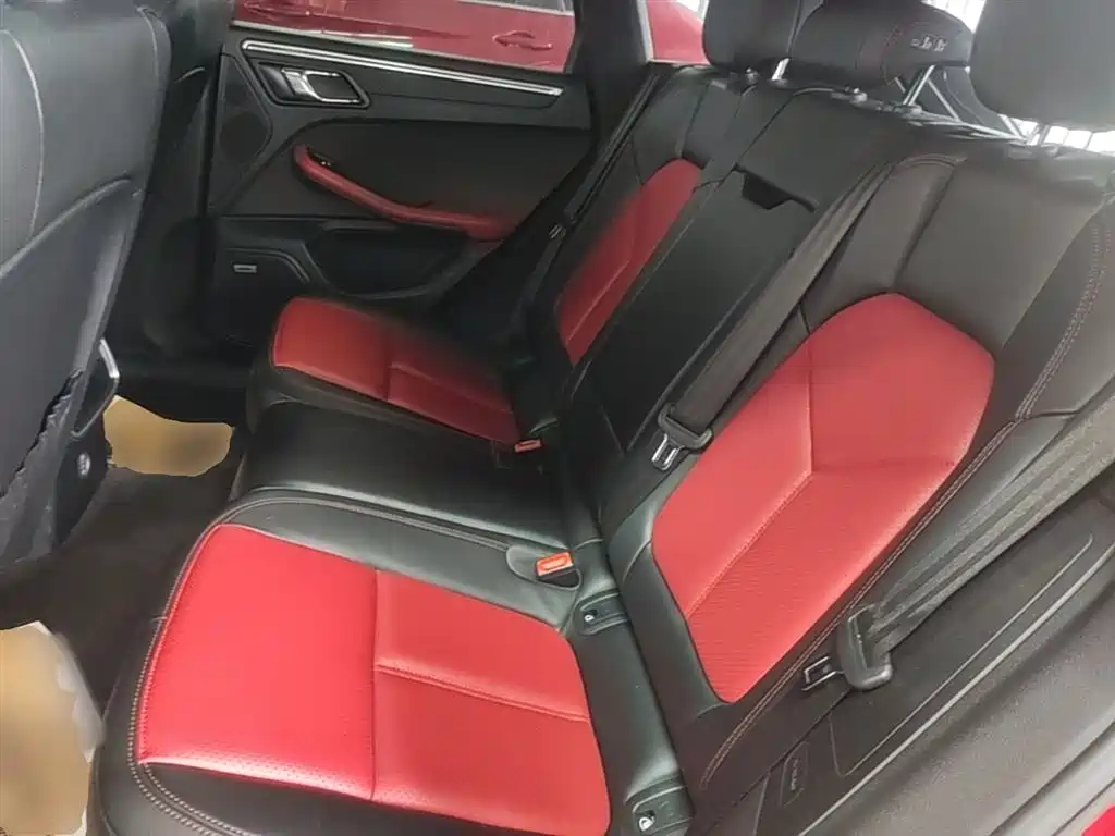 Porsche Macan 2017 — фото 17