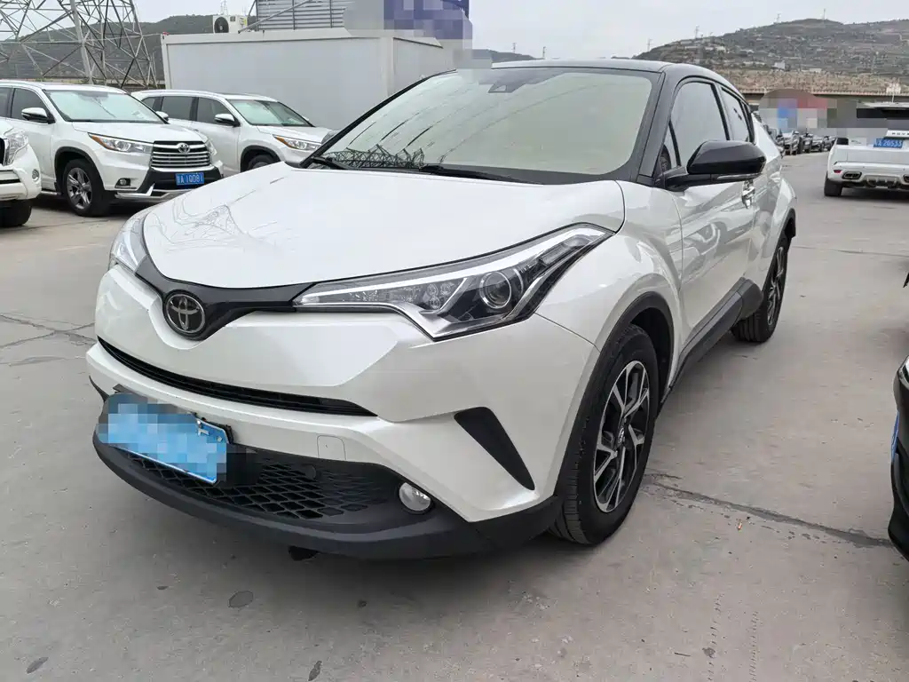 Toyota C-HR 2020 — фото 1