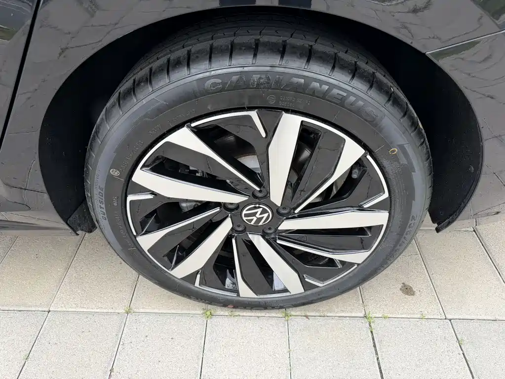 Volkswagen Passat 2023 — фото 6