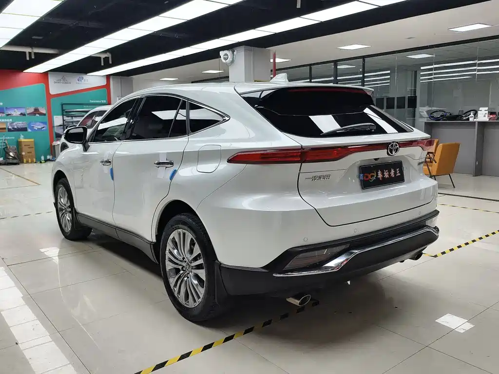 Toyota Harrier 2022 — фото 5