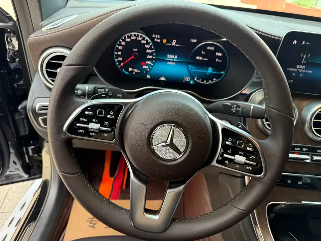 Mercedes-Benz GLC 2020 — фото 24