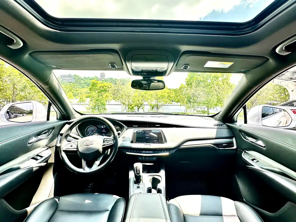 Cadillac XT4 2020 — фото 15