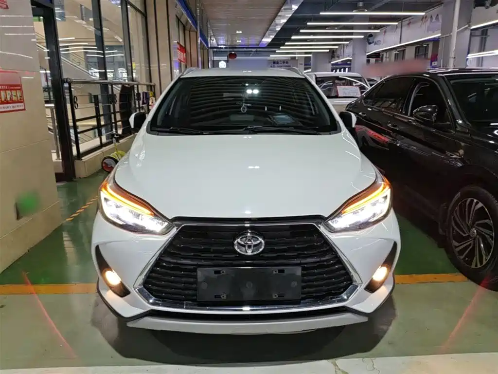Toyota Yaris L 2021 — фото 3