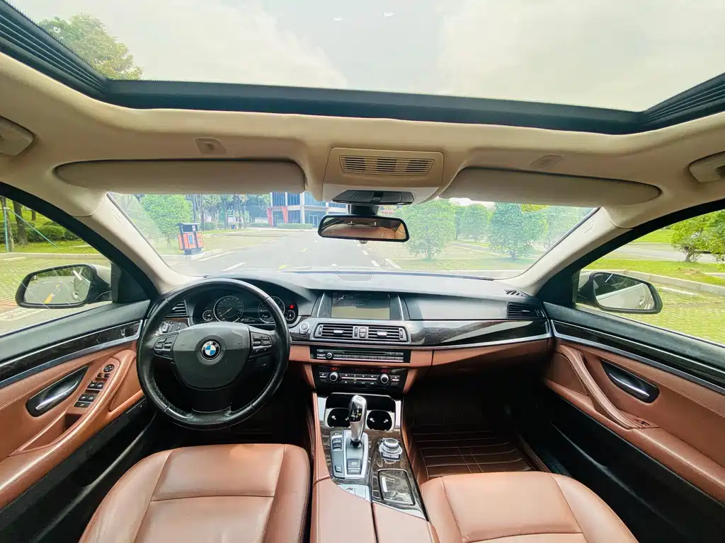 BMW 5 Series 2014 — фото 16