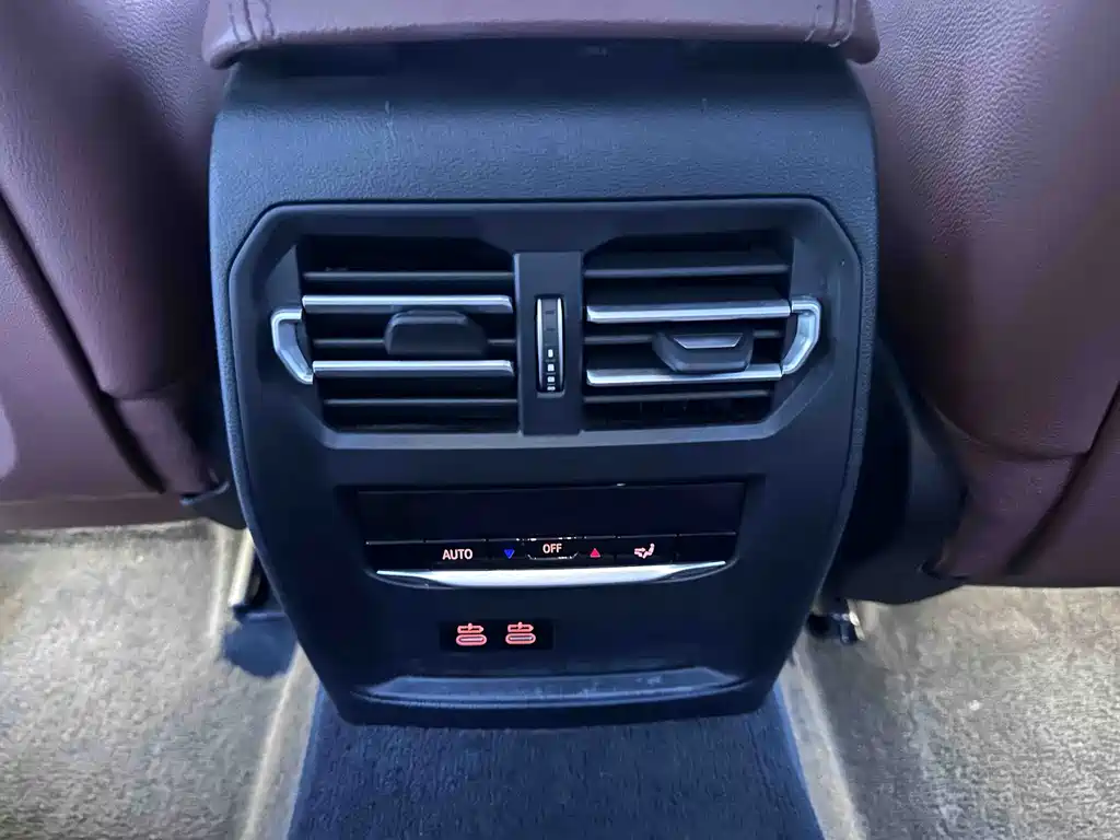 BMW 3 Series 2023 — фото 18
