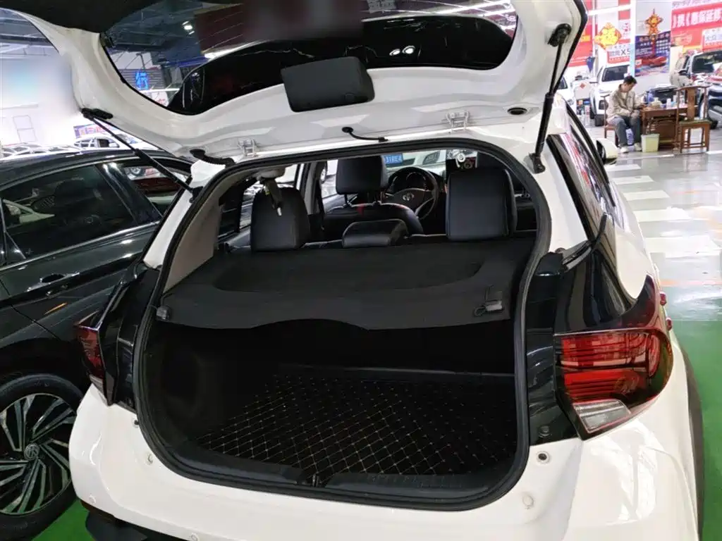 Toyota Yaris L 2021 — фото 15
