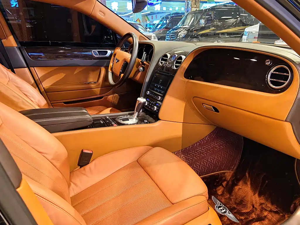 Bentley Flying Spur 2012 — фото 22