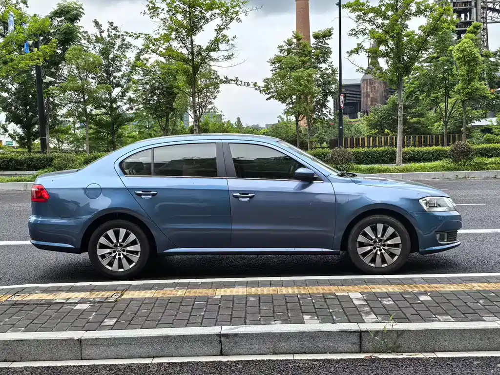 Volkswagen Lavida 2012