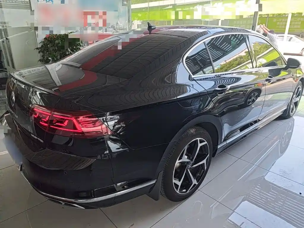 Volkswagen Magotan 2024