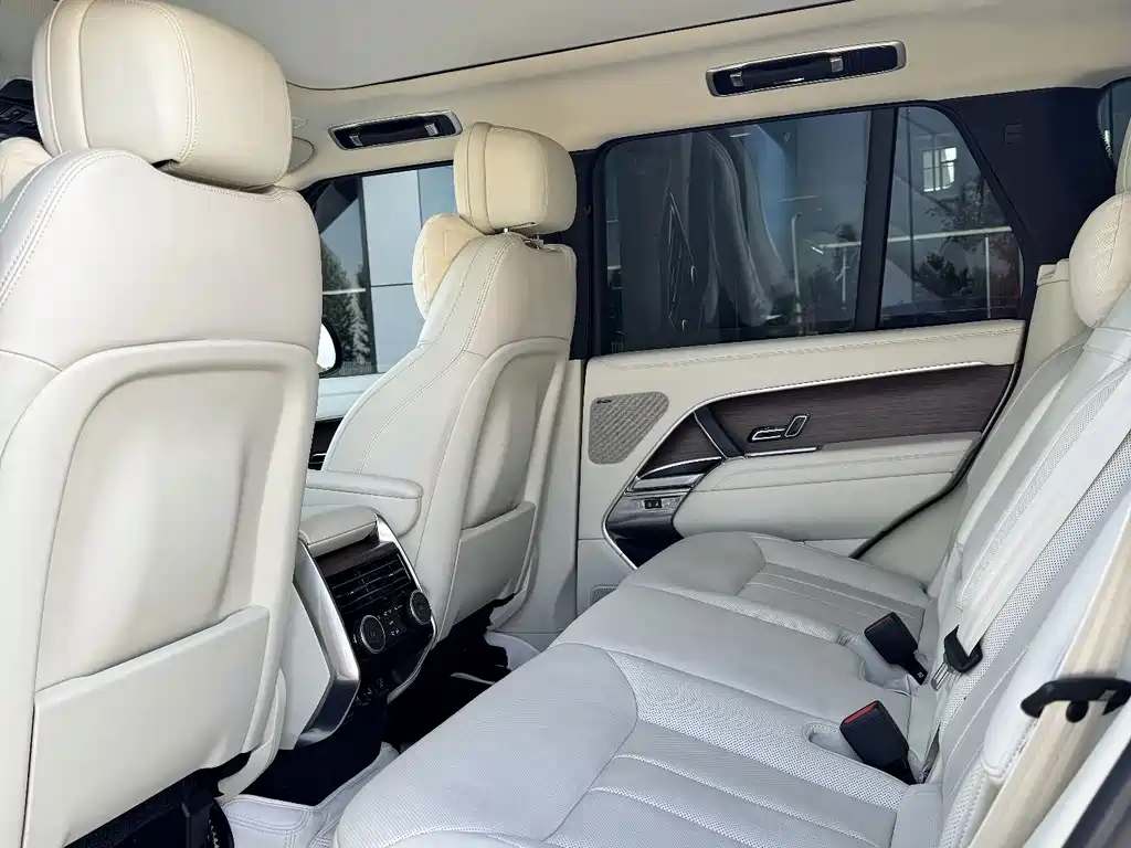 Land Rover Range Rover 2024 — фото 11