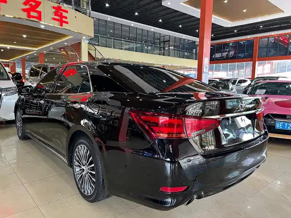 Toyota Crown 2018