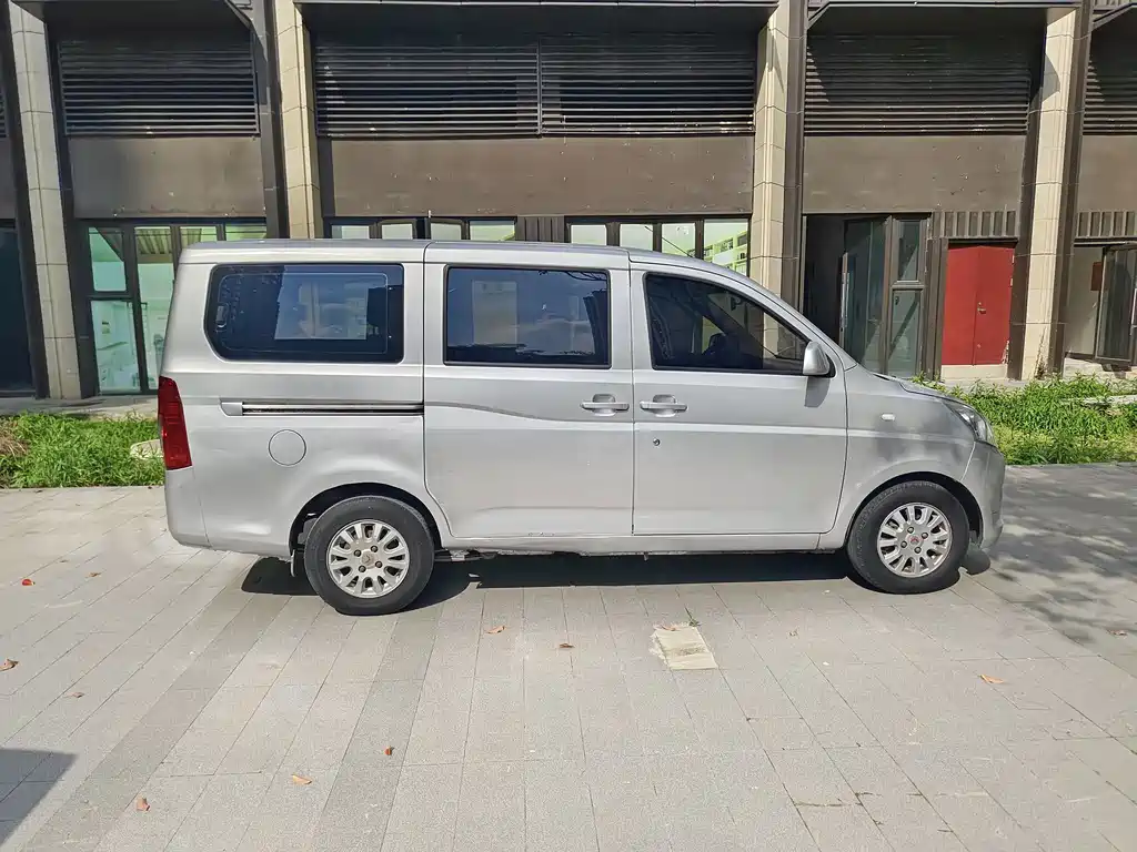 Wuling Rongguang V 2020 — фото 5