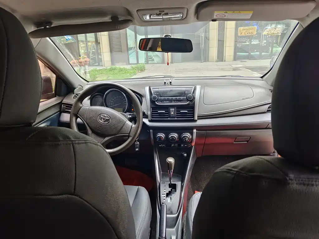 Toyota Vios 2015 — фото 8