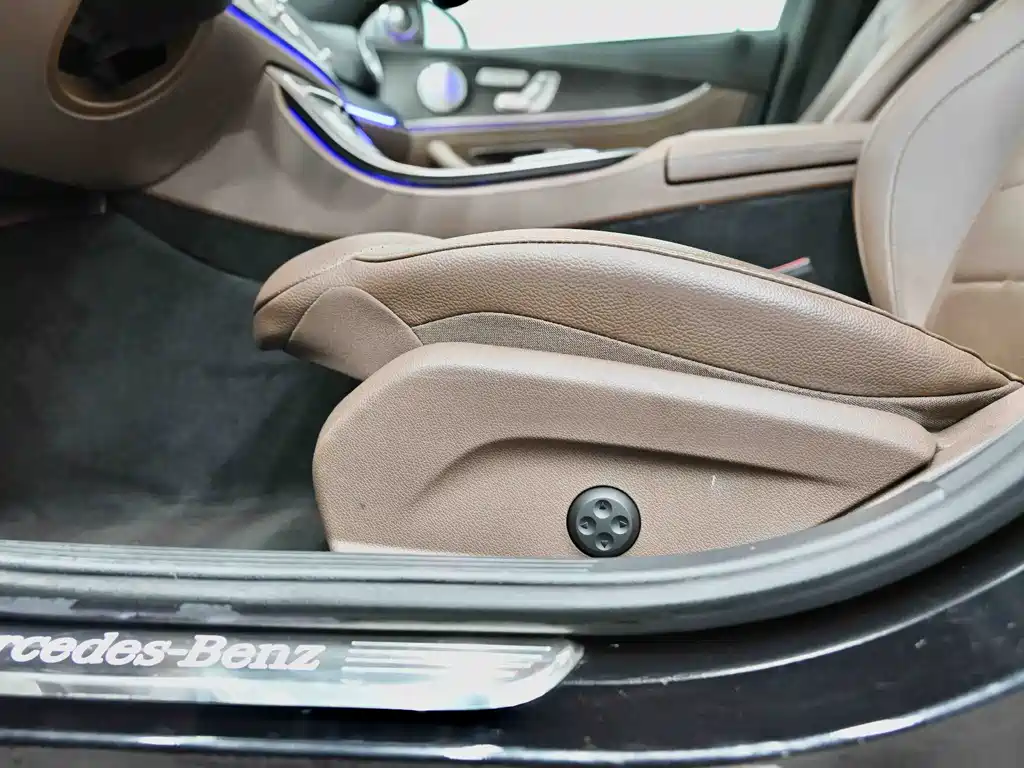 Mercedes-Benz E-Class 2021 — фото 20