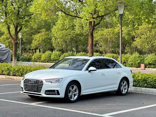 Audi A4L 2019