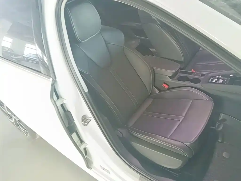 Skoda Octavia 2024 — фото 25