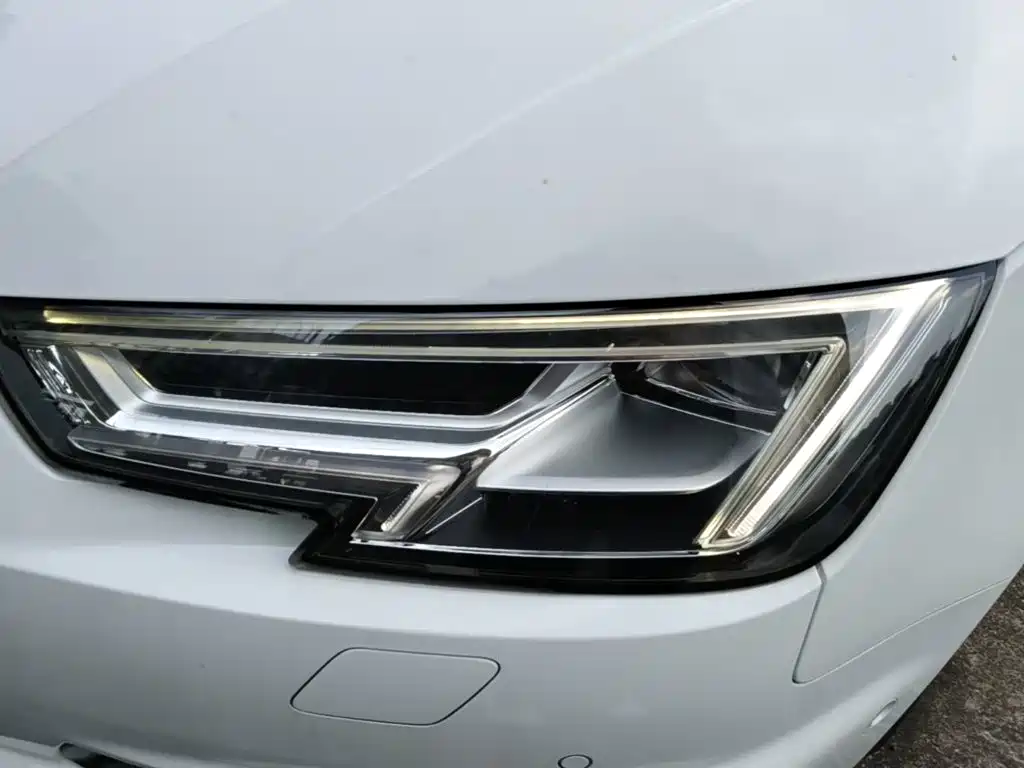 Audi A4L 2020 — фото 24