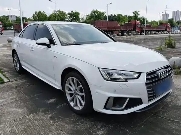 Audi A4L 2020