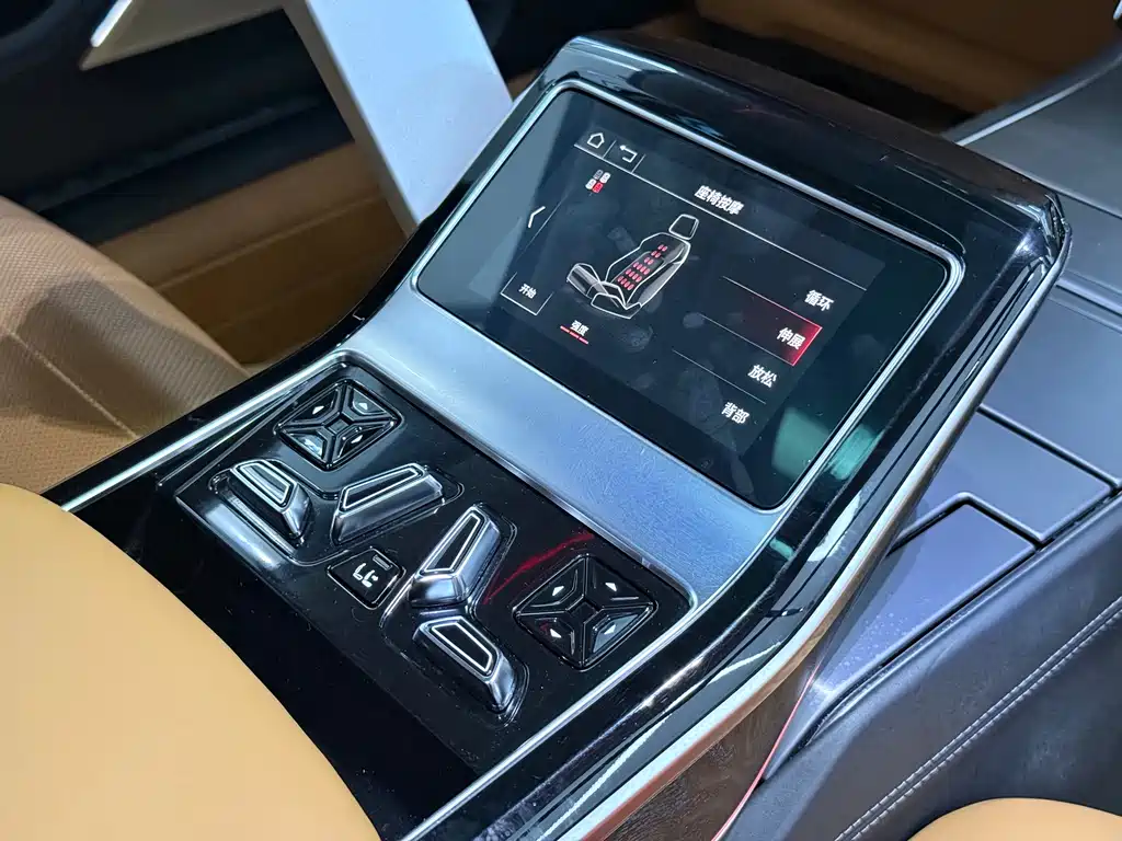 Audi A8 2022 — фото 11