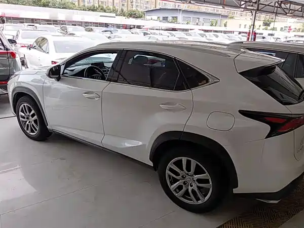 Lexus NX 2015