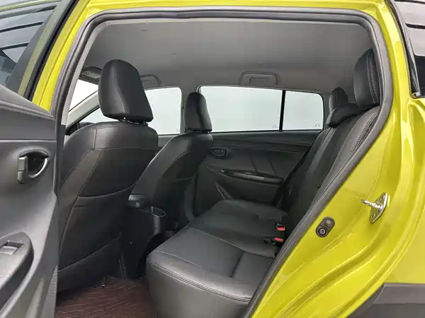 Toyota Yaris L 2022