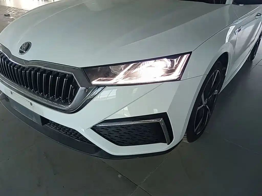 Skoda Octavia 2024 — фото 24