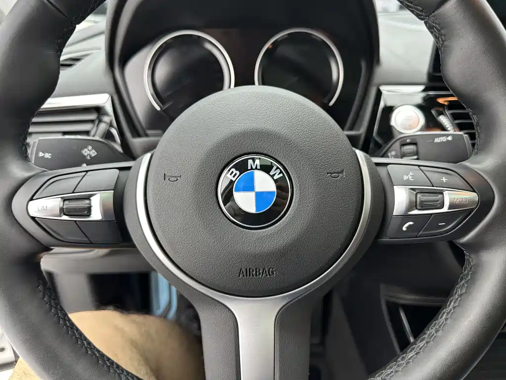 BMW 1 Series 2022 — фото 13