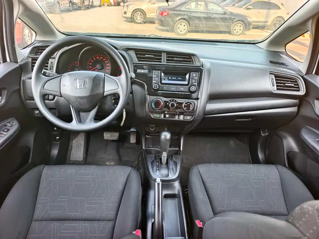 Honda Fit 2018 — фото 9