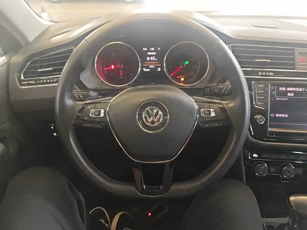 Volkswagen Tiguan L 2017 — фото 11