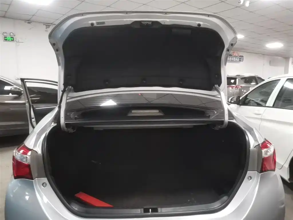 Toyota Corolla 2016 — фото 19