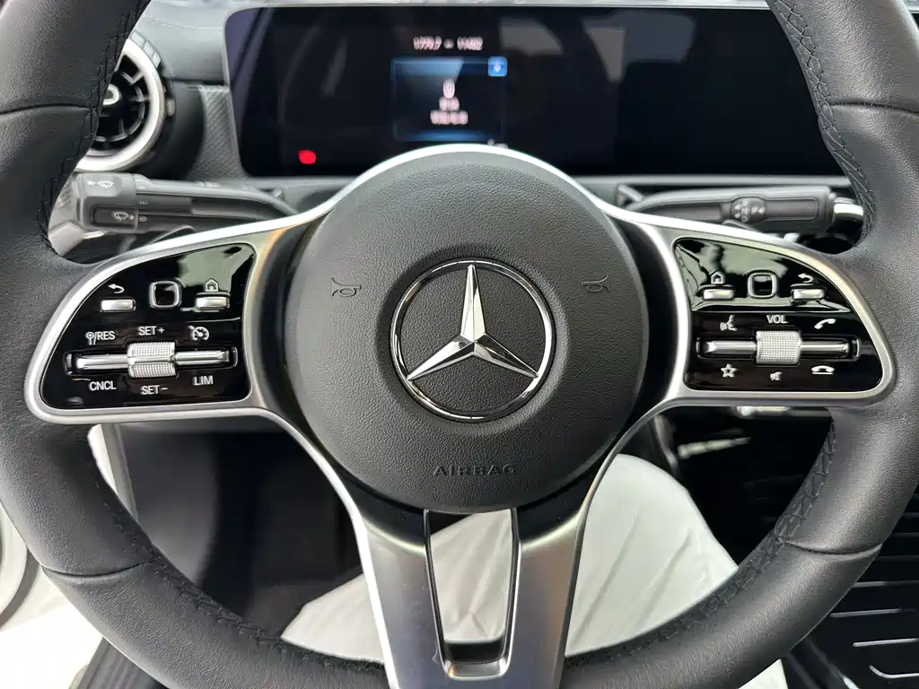 Mercedes-Benz A-Class 2022 — фото 14