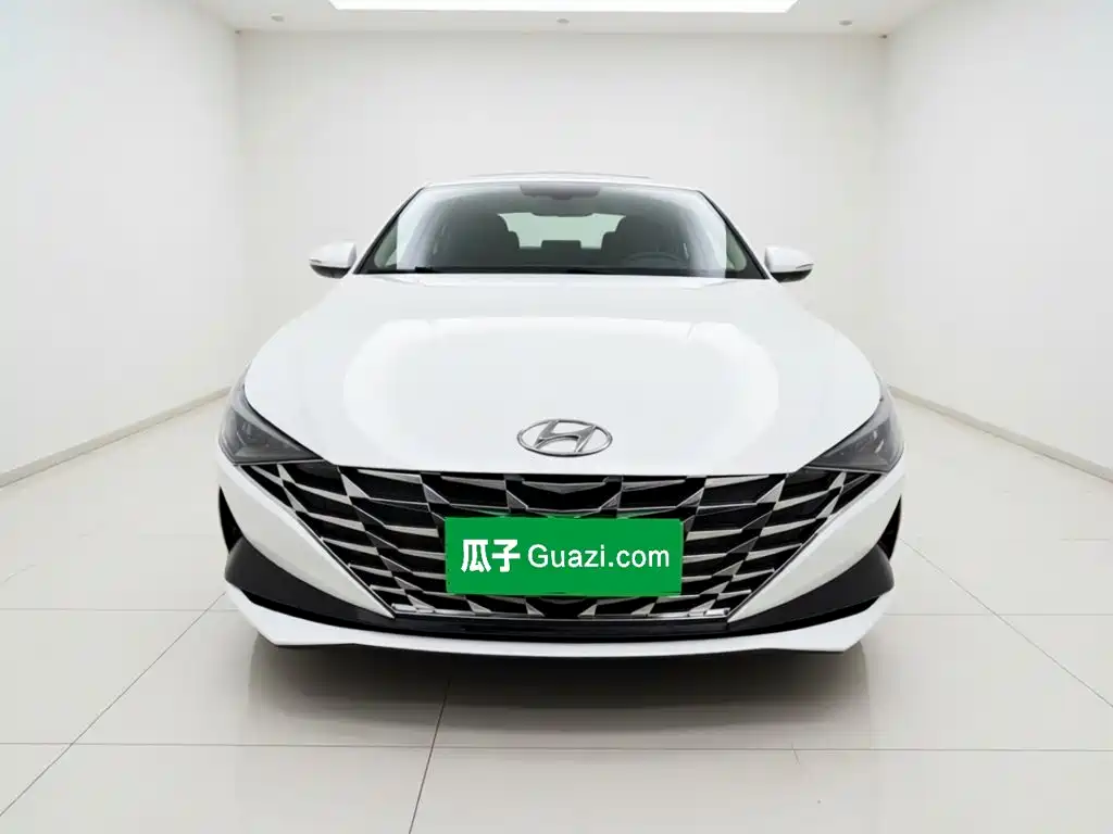 Hyundai Elantra 2023 — фото 2