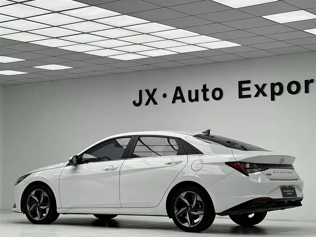 Hyundai Elantra 2021